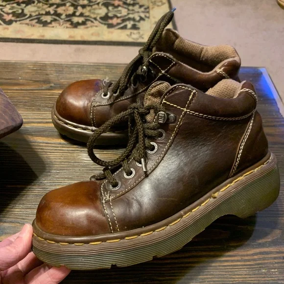 SOLD. Doc Martens made in England leather Sz 8 boots - Picture 3 of 15
